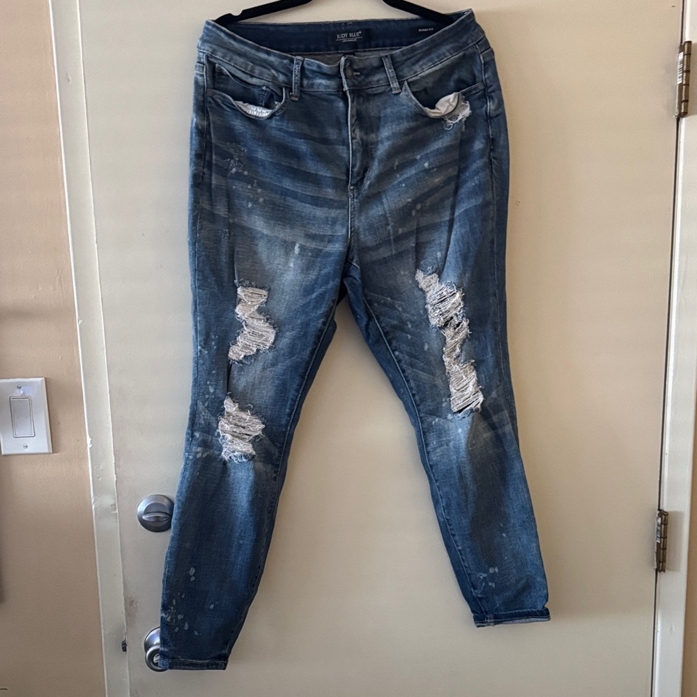 Judy Blue Distressed Skinny Jeans - Blue